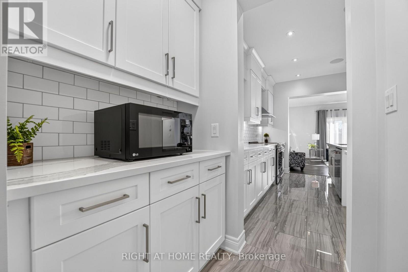9485 Tallgrass Ave Avenue, Niagara Falls (Lyons Creek), Ontario  L2G 0Y2 - Photo 9 - X14106640