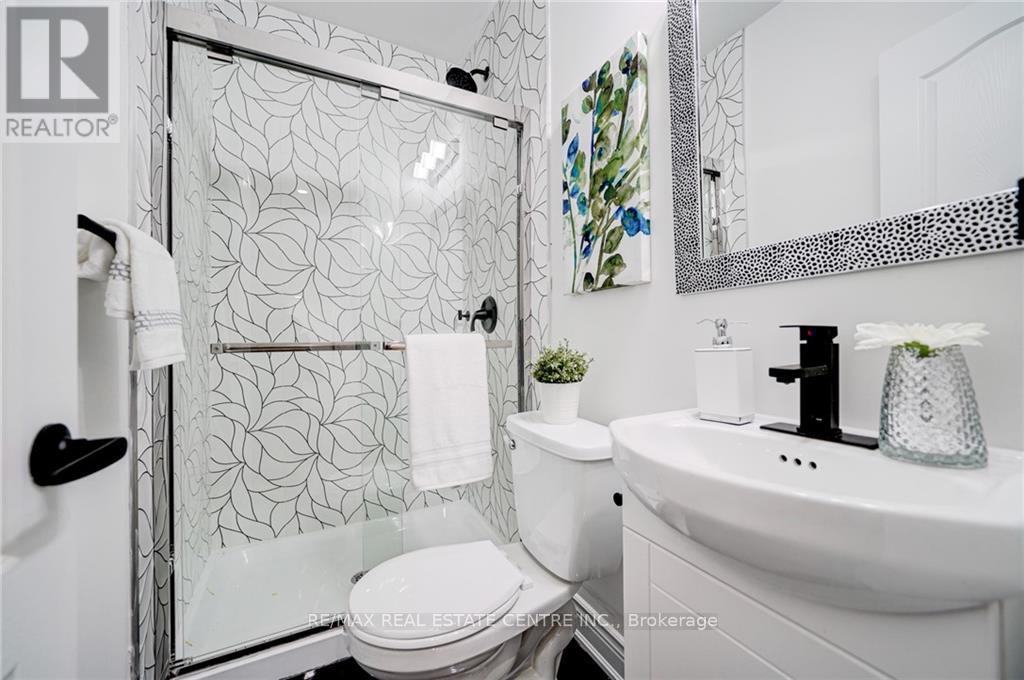 9 Gibson Avenue, Hamilton (Gibson), Ontario  L8L 6J4 - Photo 18 - X14106746