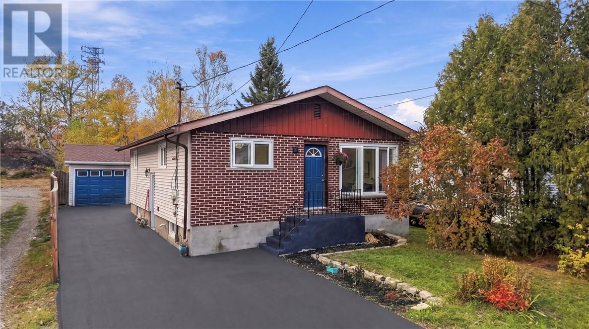 15 Clairmont Street, Sudbury, Ontario