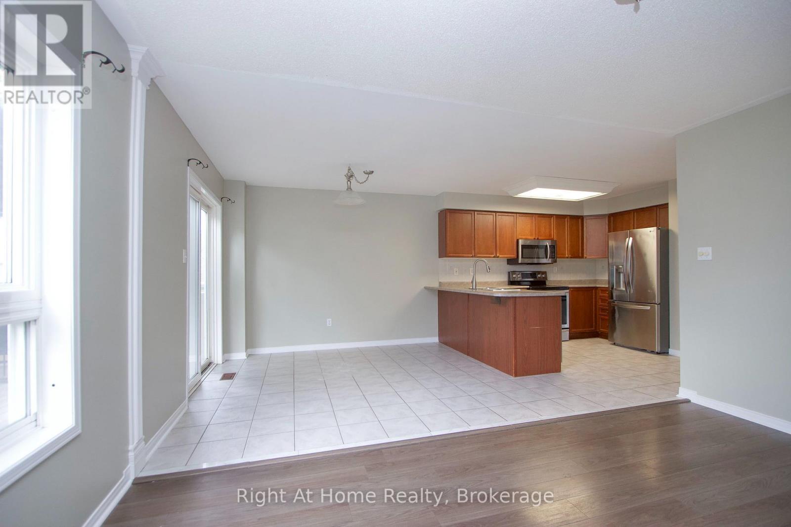 Upper Unit - 75 Millburn Drive, Clarington, Ontario  L1C 5L6 - Photo 12 - E14106844