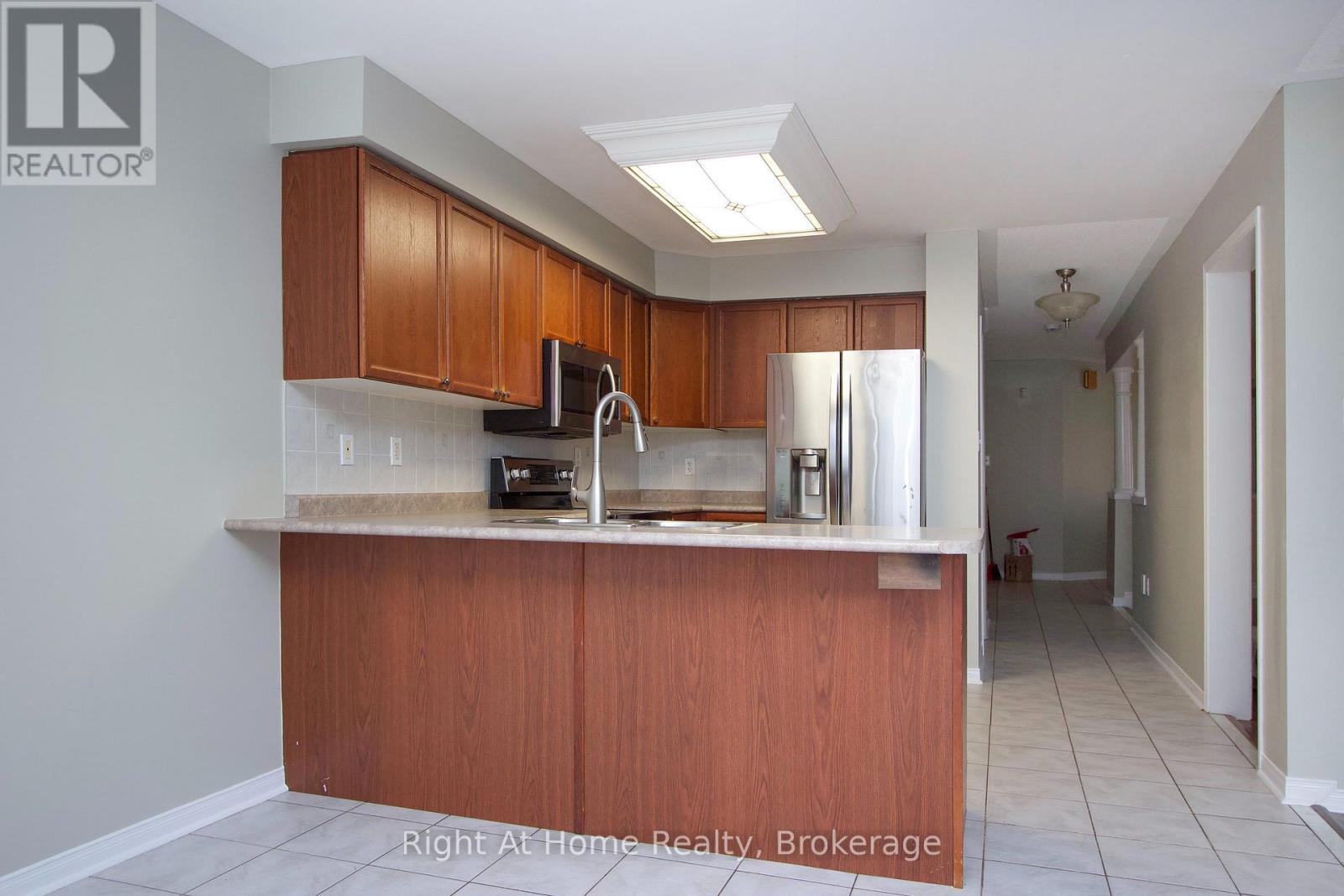 Upper Unit - 75 Millburn Drive, Clarington, Ontario  L1C 5L6 - Photo 13 - E14106844