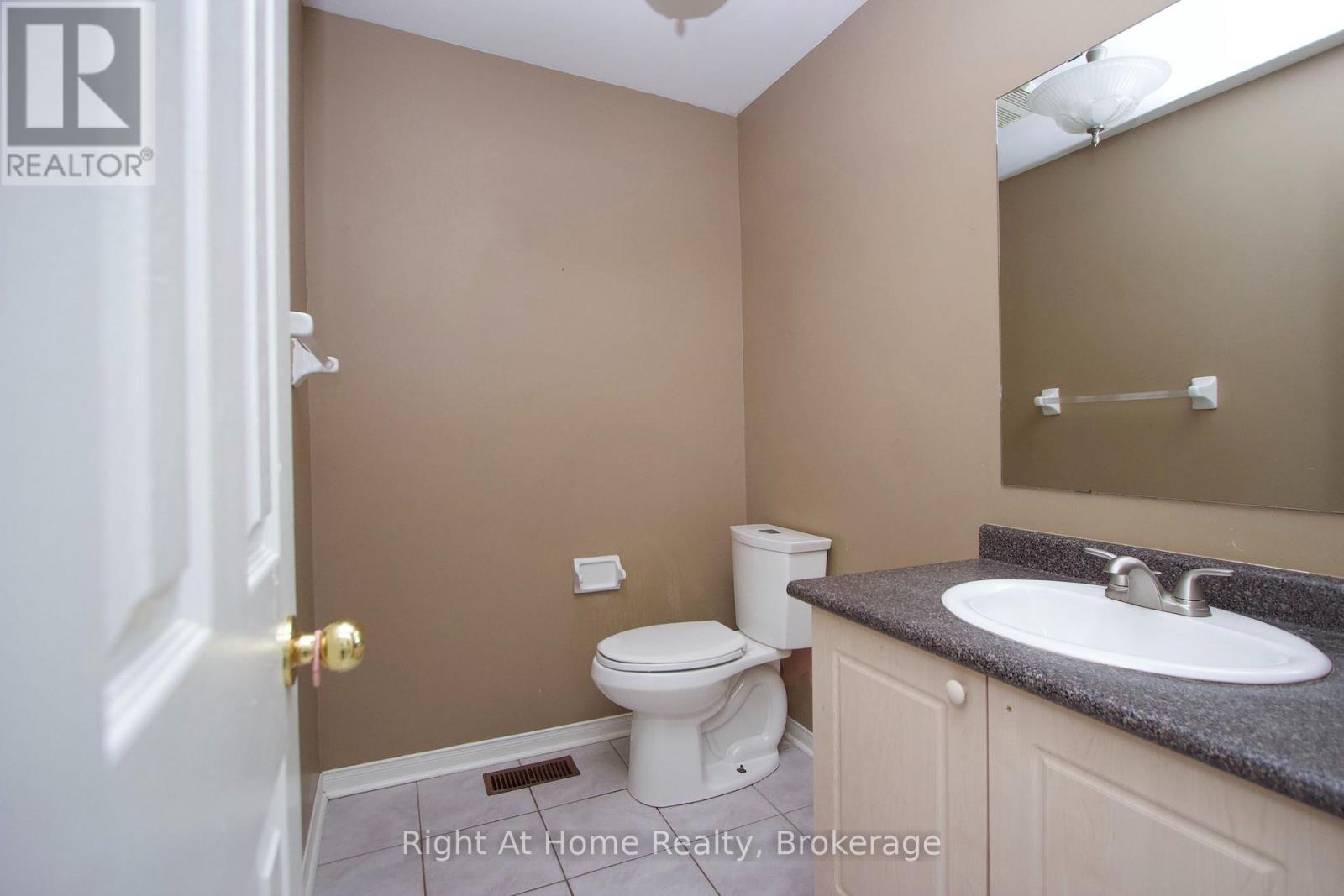 Upper Unit - 75 Millburn Drive, Clarington, Ontario  L1C 5L6 - Photo 14 - E14106844