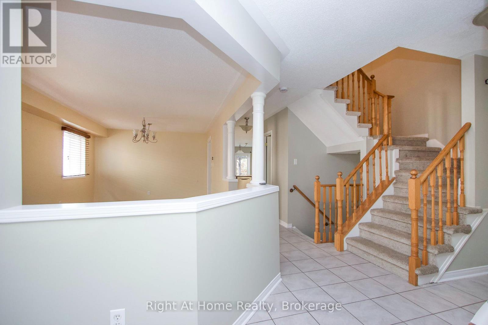 Upper Unit - 75 Millburn Drive, Clarington, Ontario  L1C 5L6 - Photo 5 - E14106844