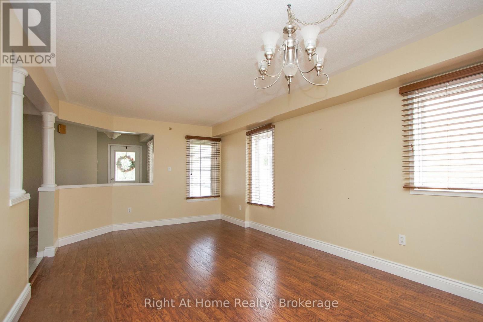 Upper Unit - 75 Millburn Drive, Clarington, Ontario  L1C 5L6 - Photo 6 - E14106844