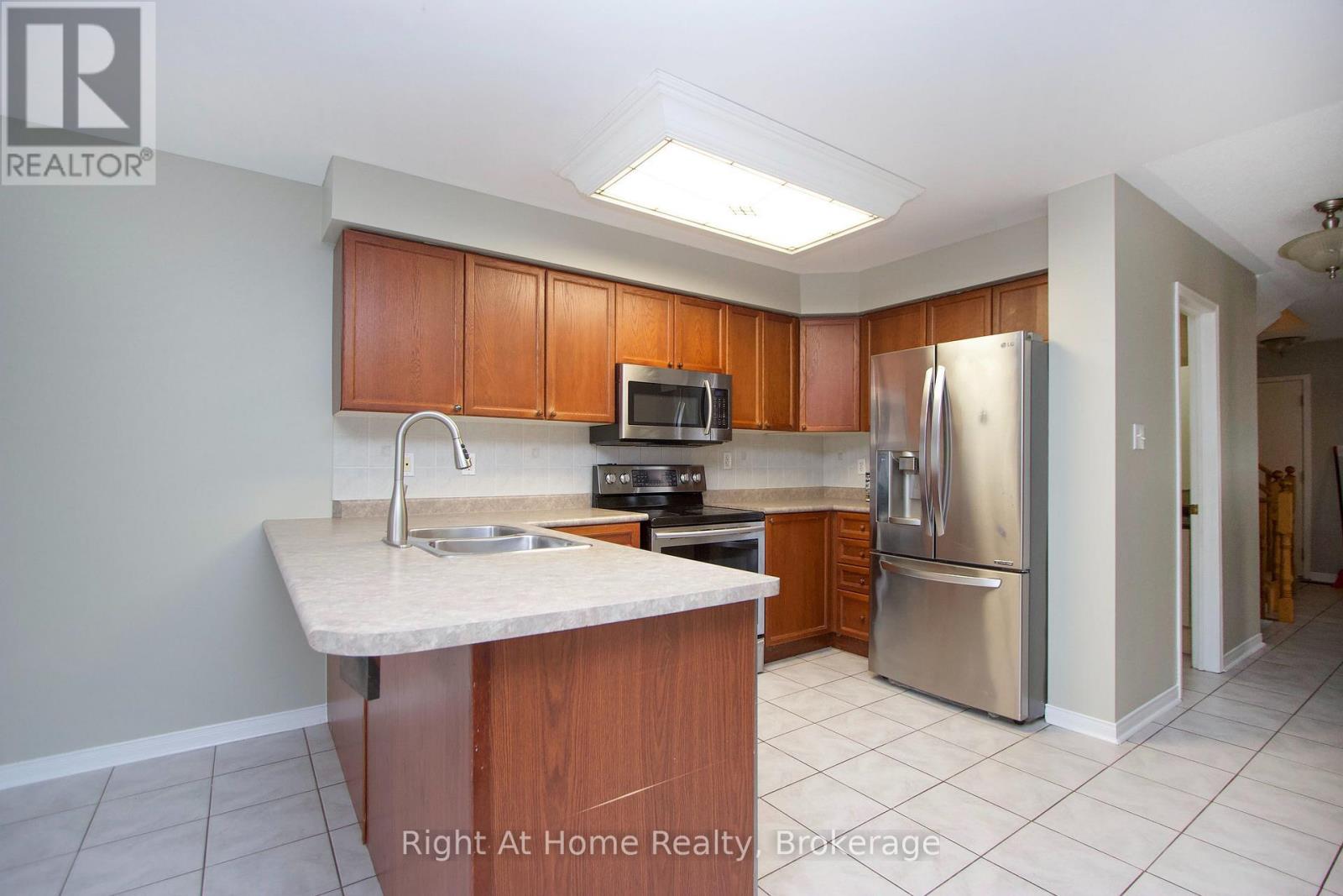 Upper Unit - 75 Millburn Drive, Clarington, Ontario  L1C 5L6 - Photo 9 - E14106844