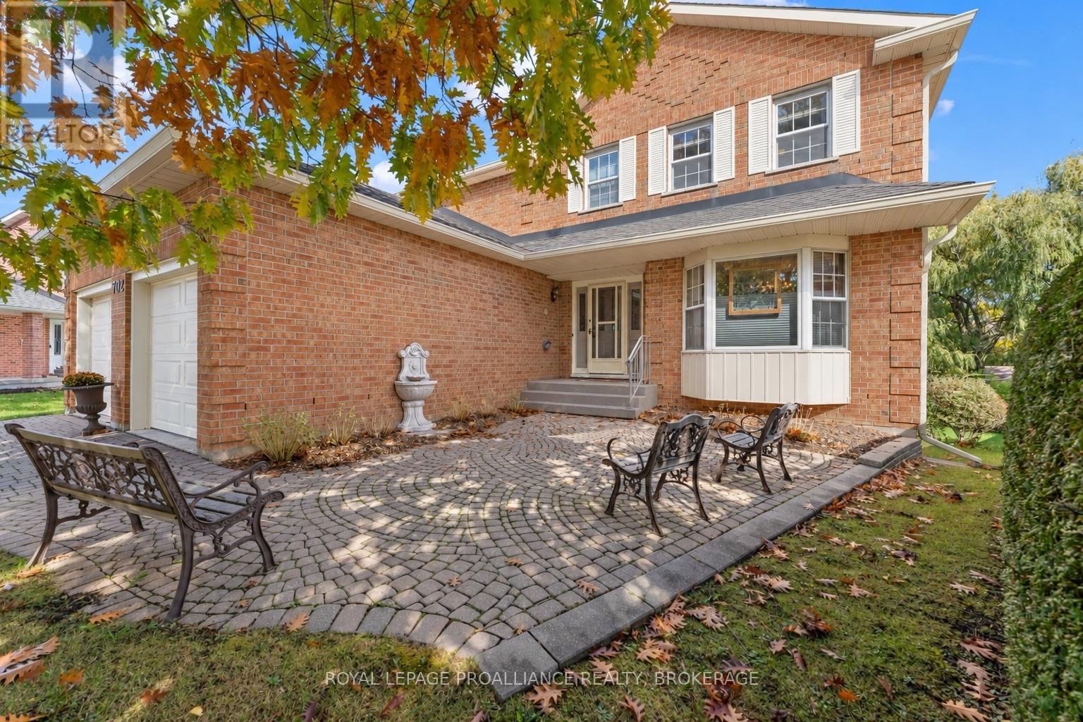 702 Parkside Crescent, Kingston, Ontario