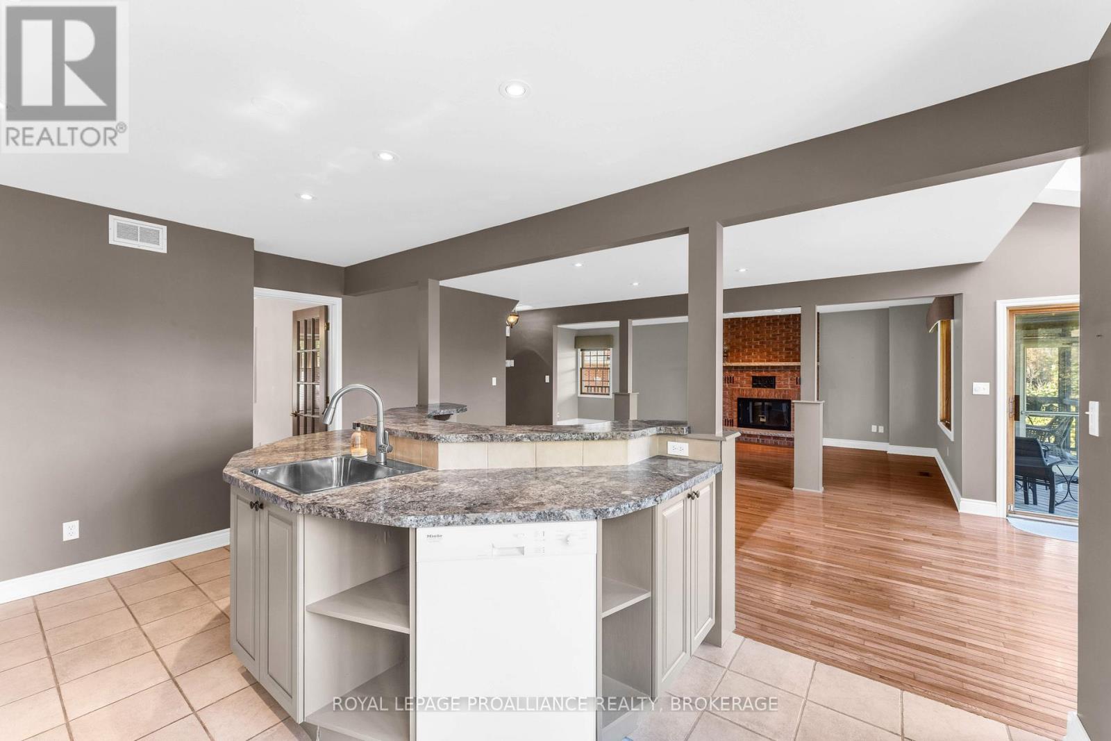 702 Parkside Crescent, Kingston (East Gardiners Rd), Ontario  K7M 8A7 - Photo 16 - X14106834
