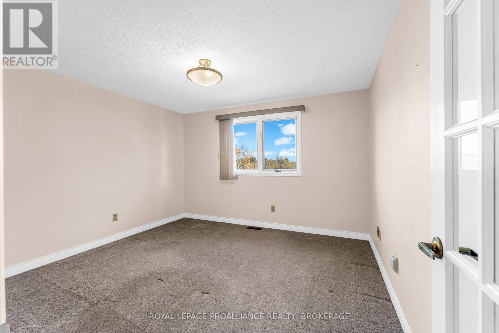 702 Parkside Crescent, Kingston (East Gardiners Rd), Ontario  K7M 8A7 - Photo 22 - X14106834