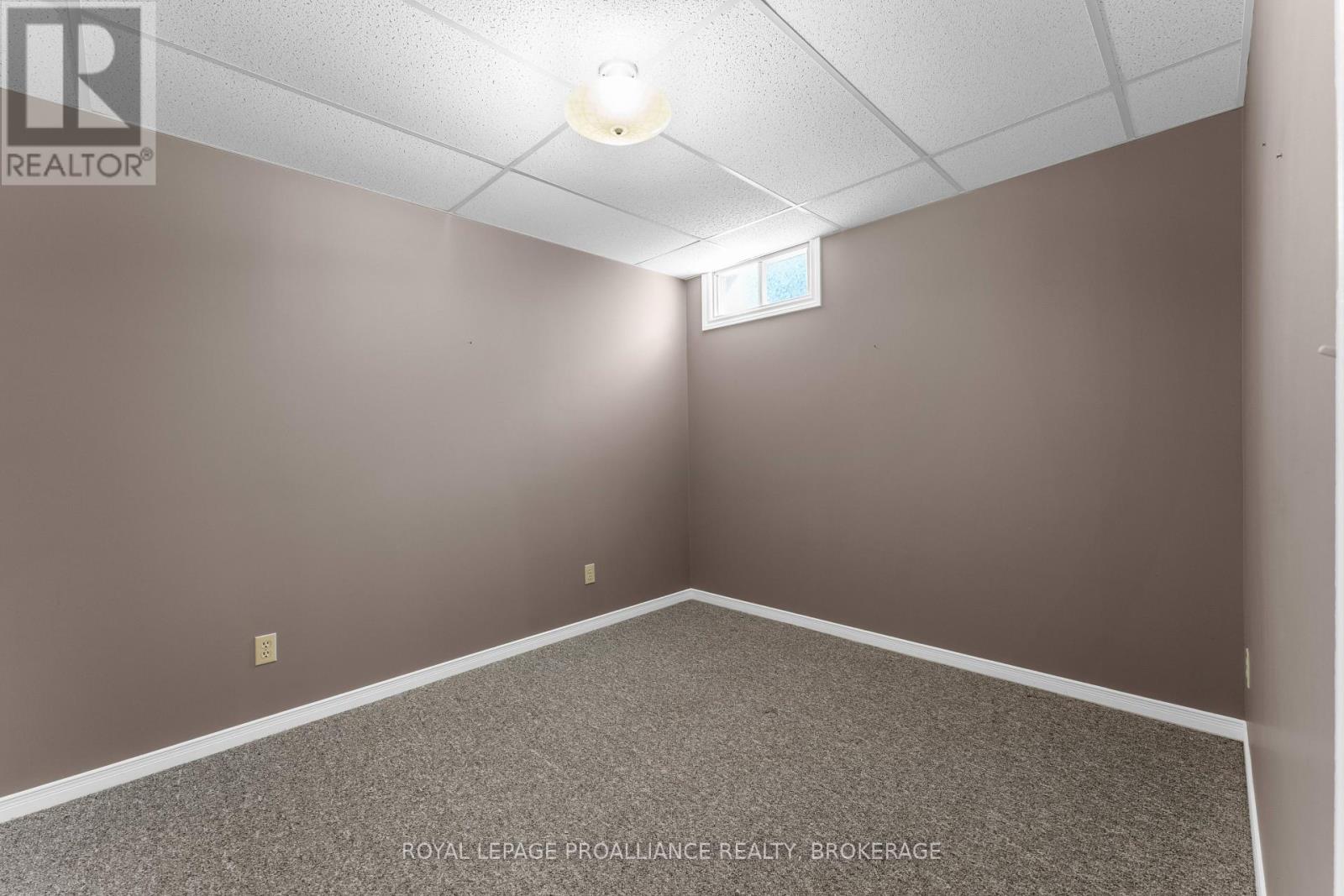 702 Parkside Crescent, Kingston (East Gardiners Rd), Ontario  K7M 8A7 - Photo 32 - X14106834