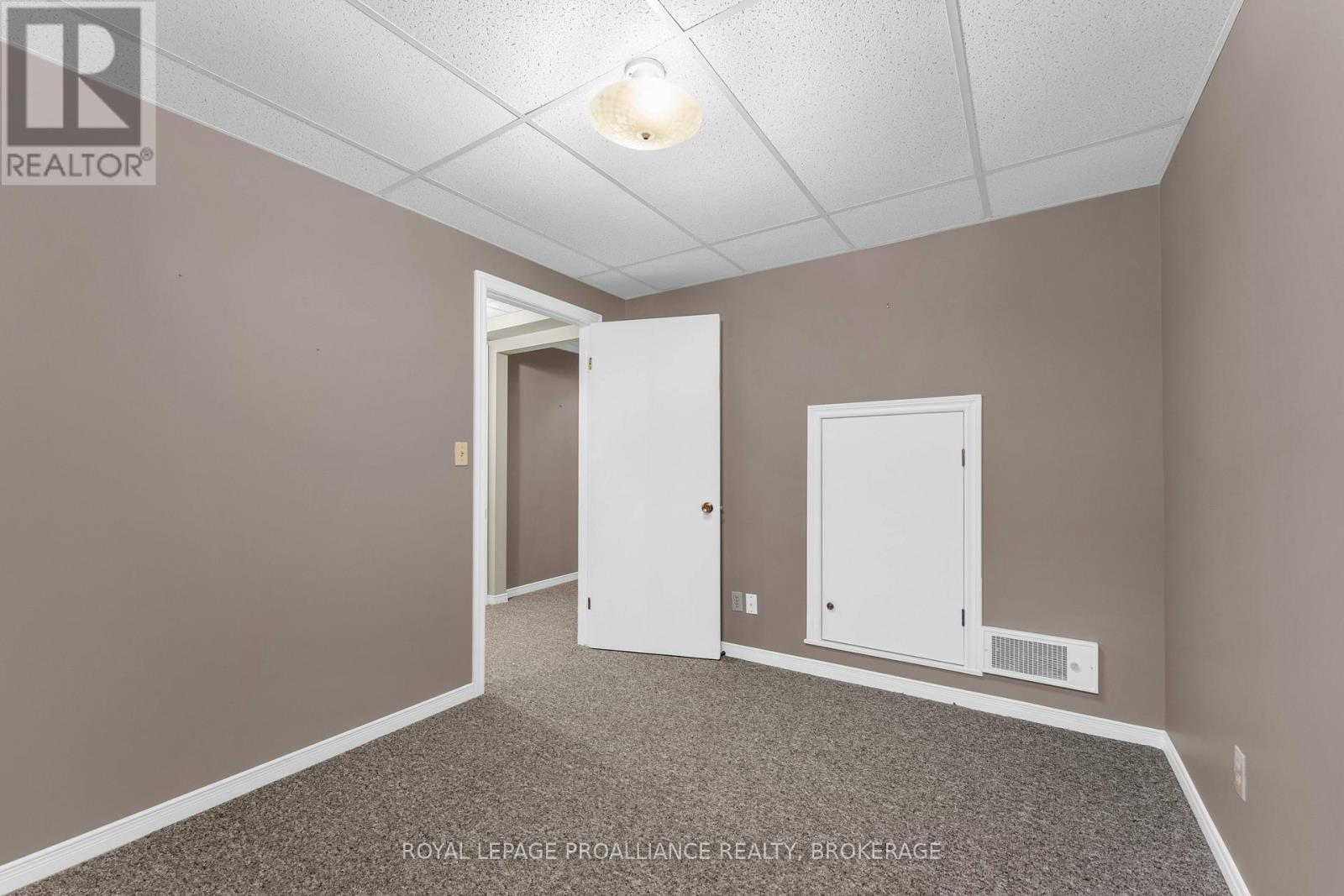 702 Parkside Crescent, Kingston (East Gardiners Rd), Ontario  K7M 8A7 - Photo 33 - X14106834