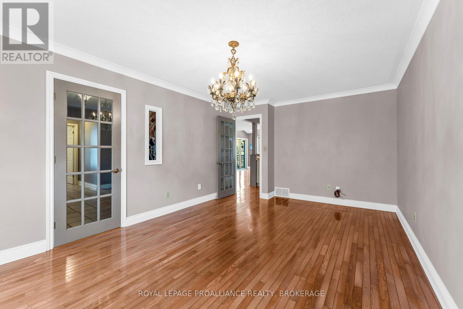 702 Parkside Crescent, Kingston (East Gardiners Rd), Ontario  K7M 8A7 - Photo 8 - X14106834