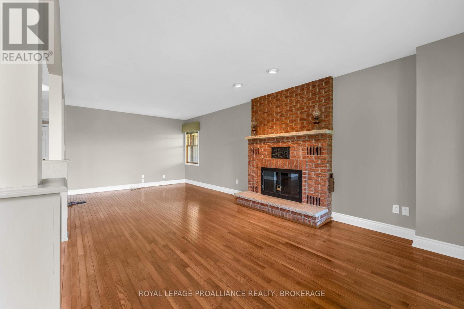 702 Parkside Crescent, Kingston (East Gardiners Rd), Ontario  K7M 8A7 - Photo 9 - X14106834