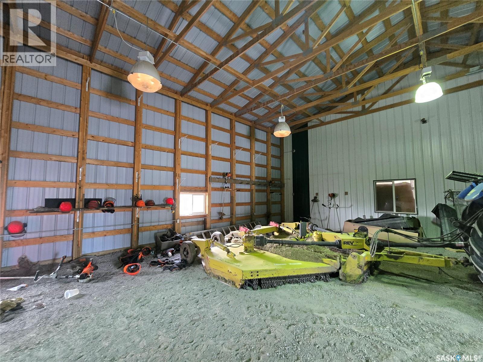 1 Eddys Avenue, Halbrite, Saskatchewan  S0C 1H0 - Photo 7 - SK043977