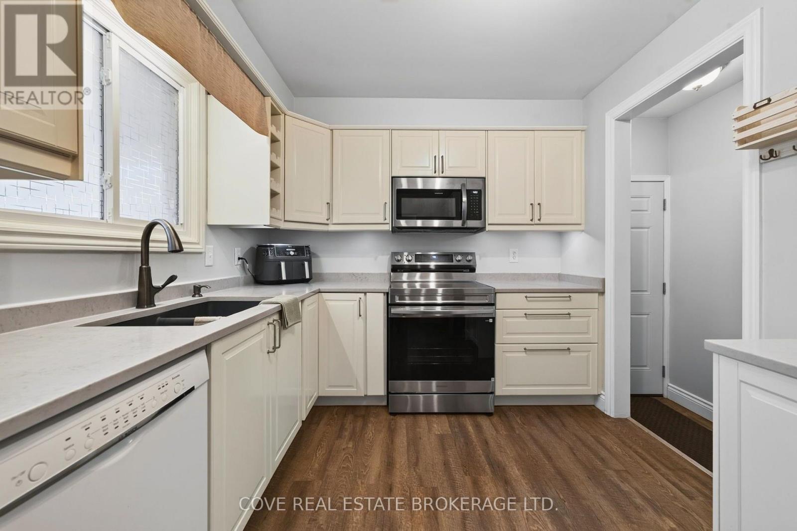 38 Ranchwood Crescent, London North, Ontario  N6G 3A2 - Photo 9 - X14107002