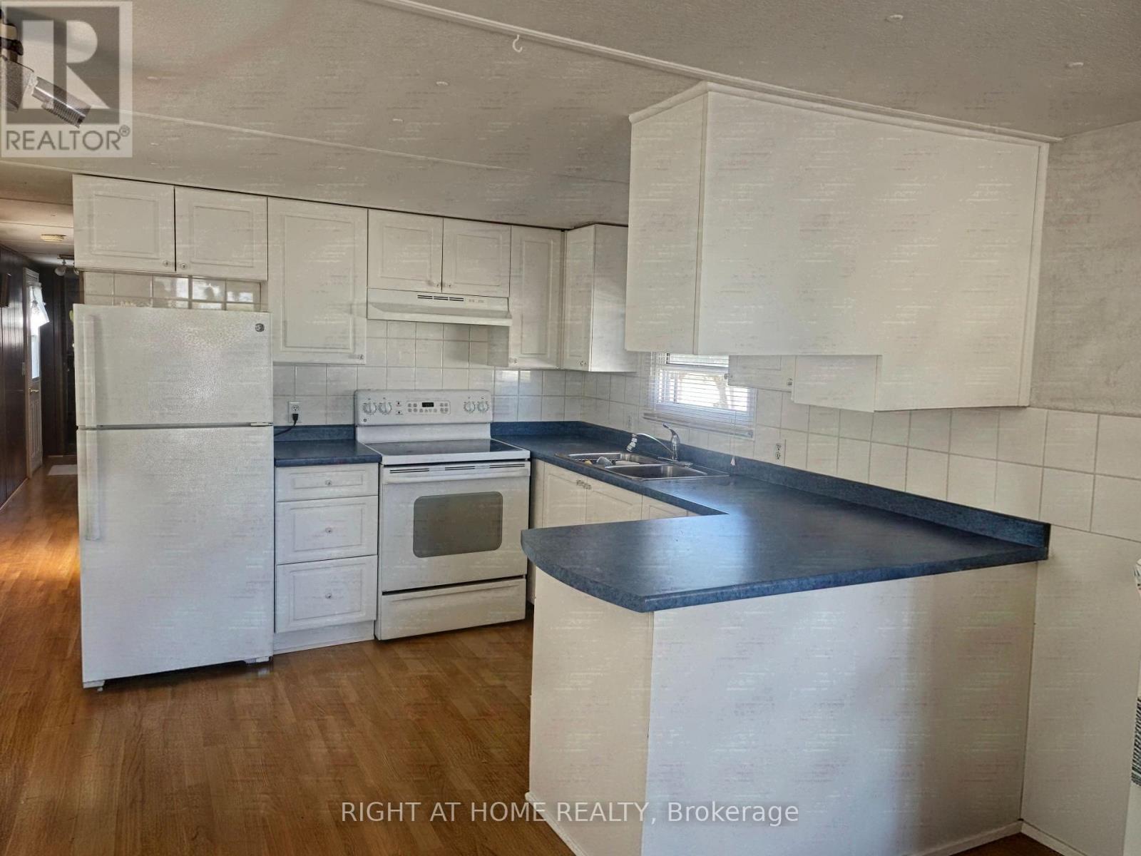 26 - 3100 Dorchester Road, Thames Centre, Ontario  N0L 1G5 - Photo 10 - X14107028
