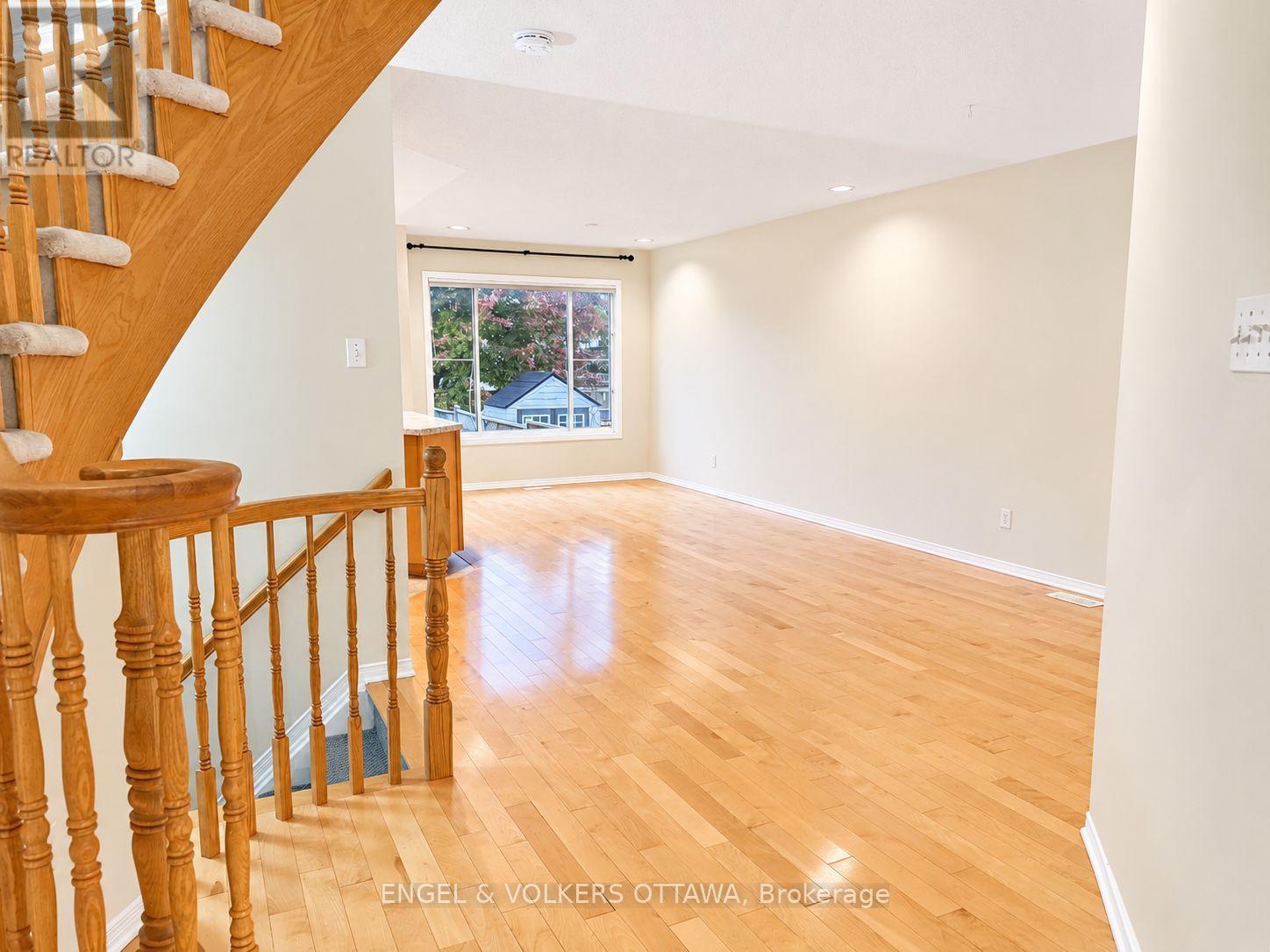 124 Landover Crescent, Ottawa, Ontario K2M 2W2 - Photo 5 - X14106842