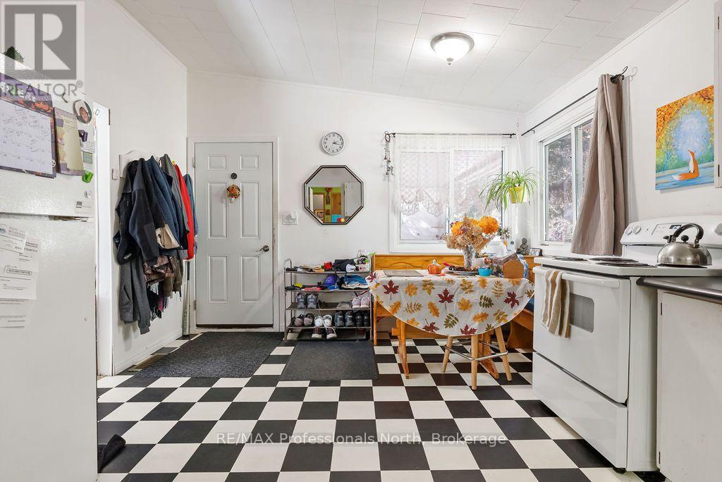 63 Sunnyside Street, Dysart Et Al, Ontario  K0M 1S0 - Photo 12 - X13832810
