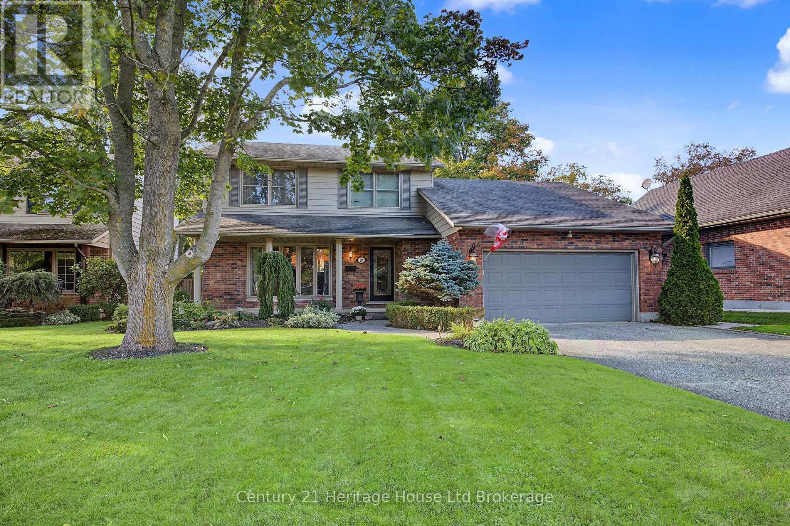29 Devon Court, Tillsonburg, Ontario  N4G 4K3 - Photo 2 - X14107052
