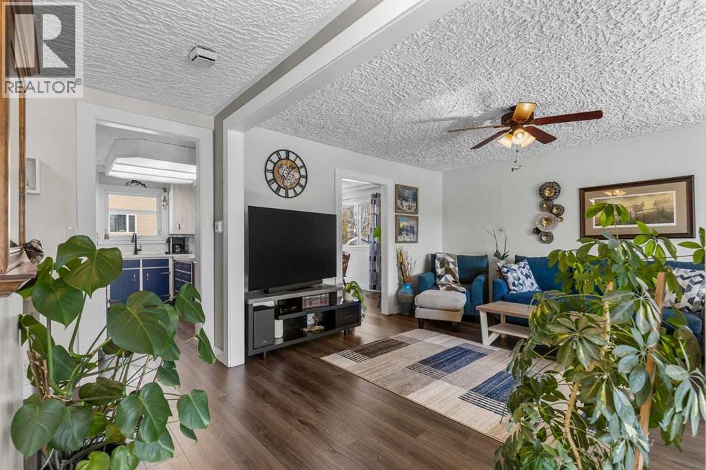 485 Big Springs Drive SE, Airdrie, Alberta  T4A 1A3 - Photo 4 - A2354006