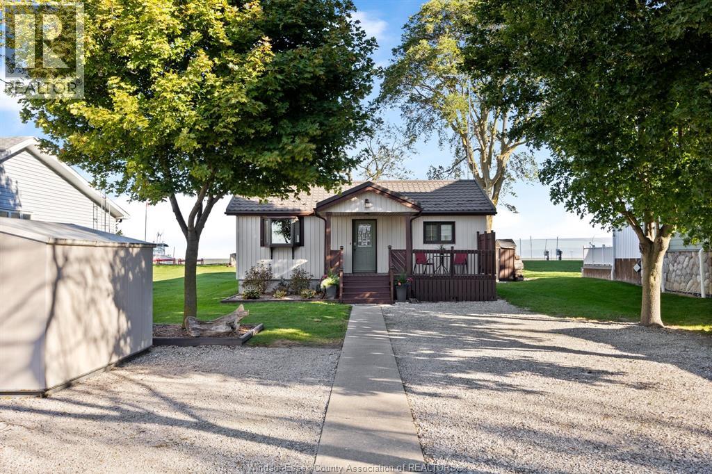 10780 St. Clair Road, Lakeshore, Ontario  N0R 1A0 - Photo 2 - 26026015