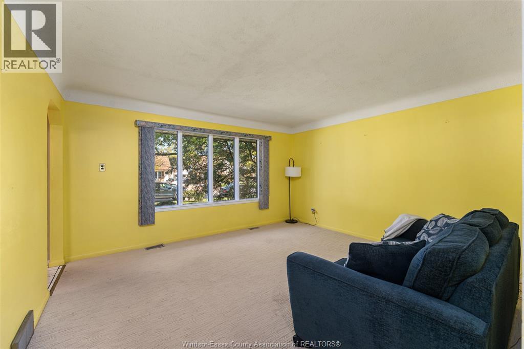2567 Kildare Road, Windsor, Ontario  N9W 2Y4 - Photo 3 - 26026002