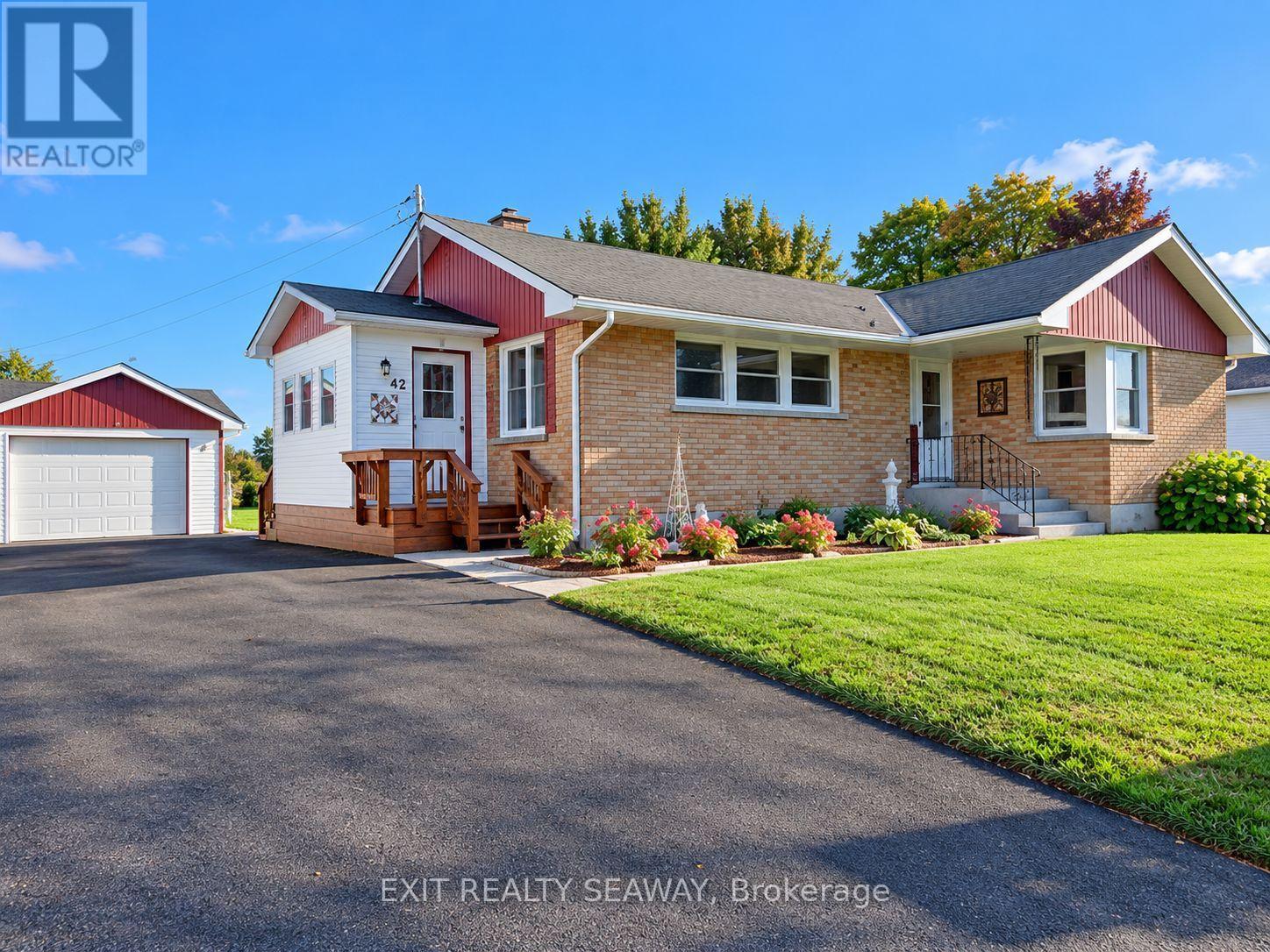 42 Santa Cruz Drive, South Stormont, Ontario