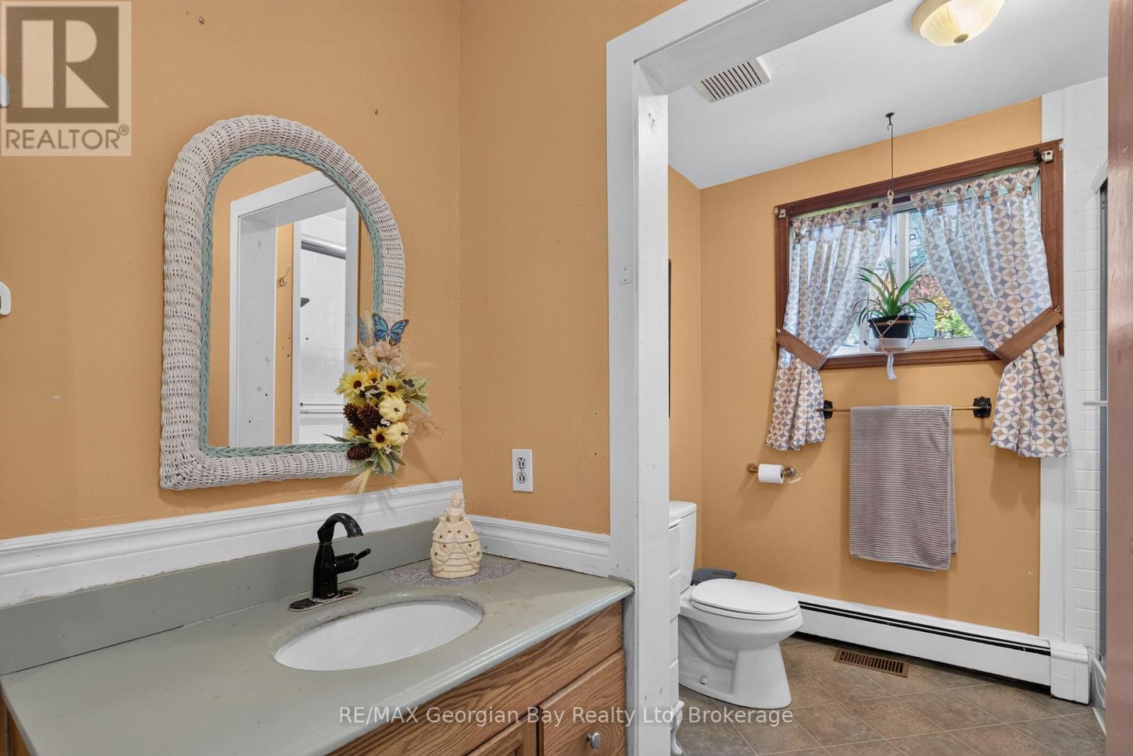 18 Brock Street, Penetanguishene, Ontario  L9M 1R9 - Photo 19 - S14106920