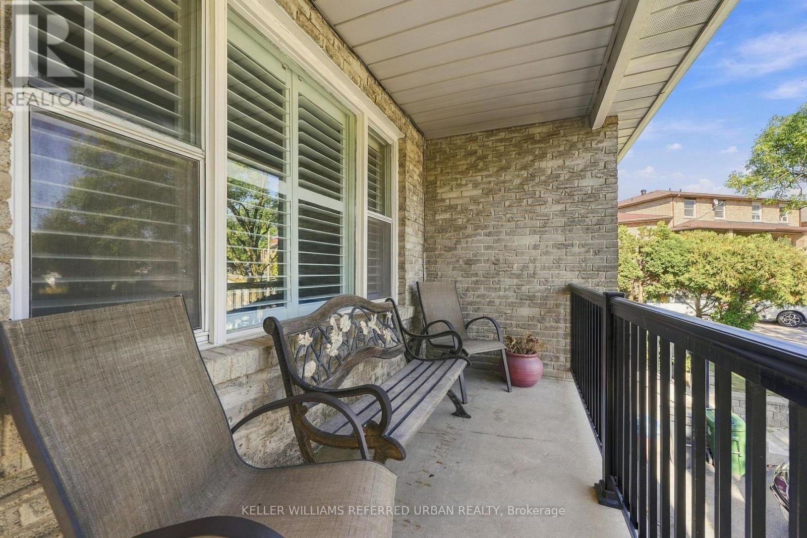 54 Ivan Nelson Drive, Toronto, Ontario  M2R 3P7 - Photo 3 - C14106864