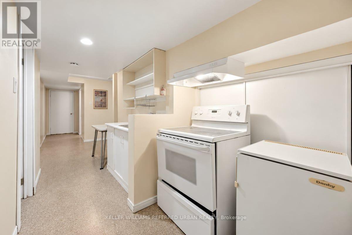 54 Ivan Nelson Drive, Toronto, Ontario  M2R 3P7 - Photo 32 - C14106864