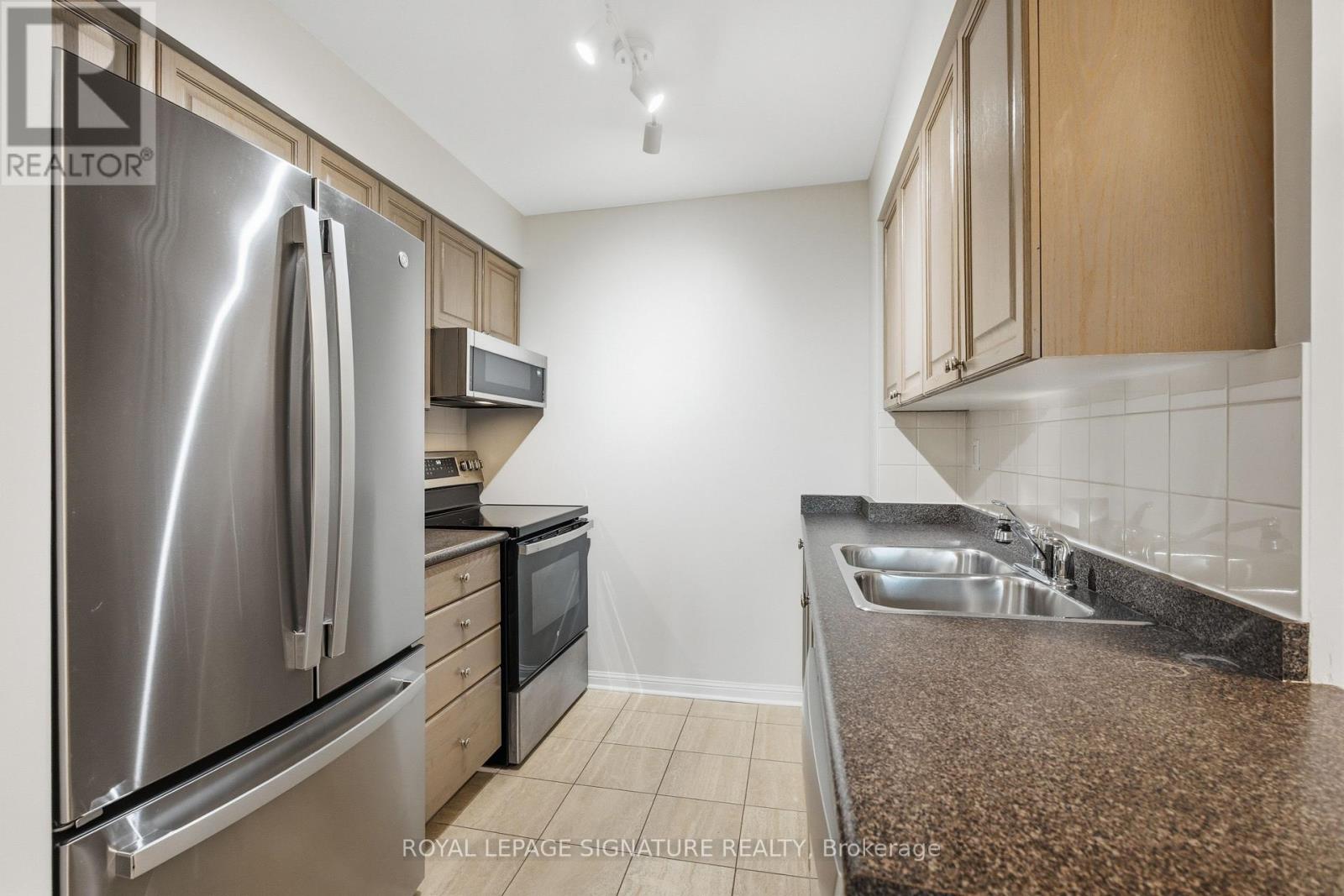 701 - 228 Queens Quay W, Toronto (Waterfront Communities), Ontario  M5J 2X1 - Photo 11 - C14107014