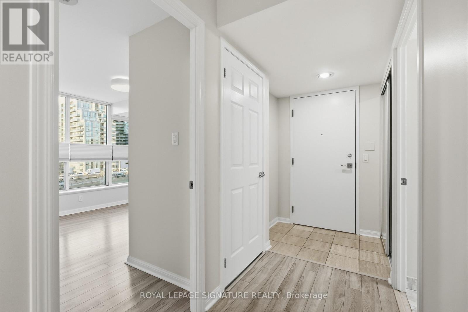 701 - 228 Queens Quay W, Toronto (Waterfront Communities), Ontario  M5J 2X1 - Photo 14 - C14107014
