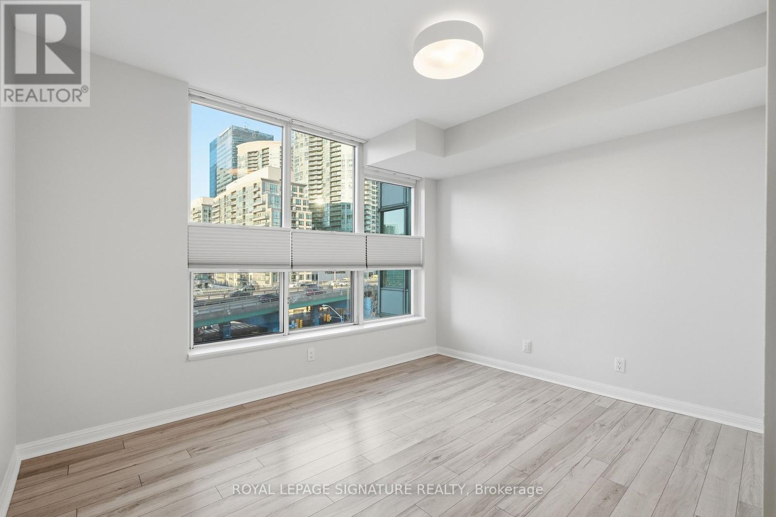 701 - 228 Queens Quay W, Toronto (Waterfront Communities), Ontario  M5J 2X1 - Photo 15 - C14107014
