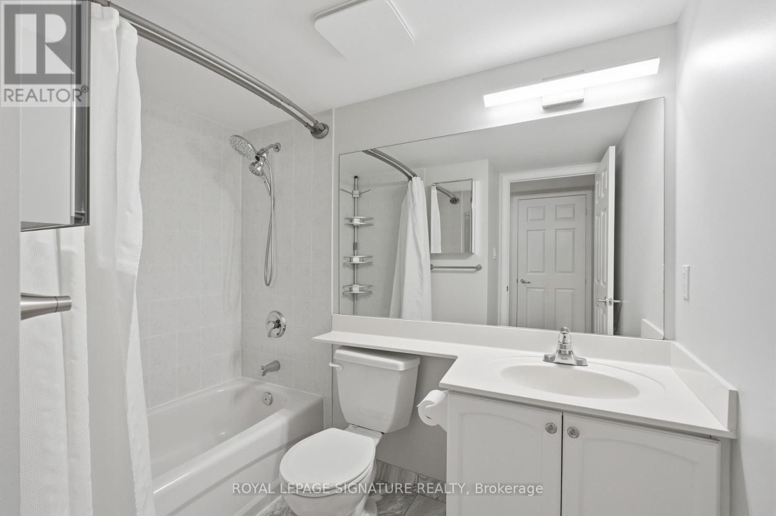 701 - 228 Queens Quay W, Toronto (Waterfront Communities), Ontario  M5J 2X1 - Photo 20 - C14107014