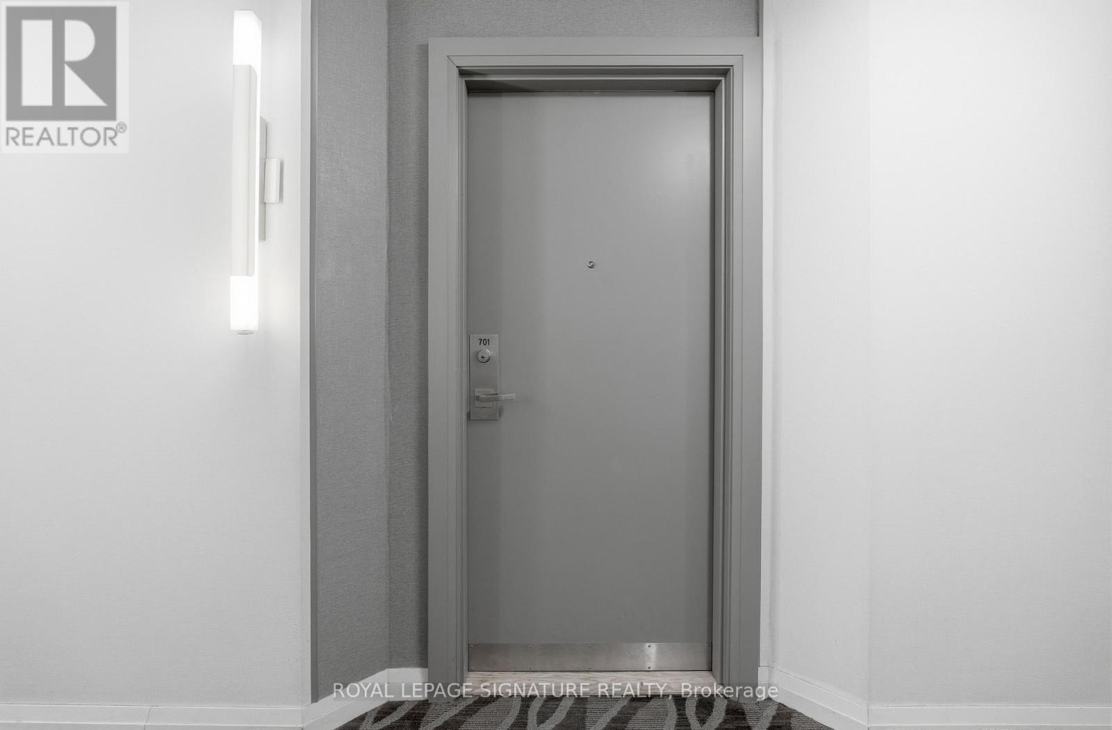 701 - 228 Queens Quay W, Toronto (Waterfront Communities), Ontario  M5J 2X1 - Photo 4 - C14107014