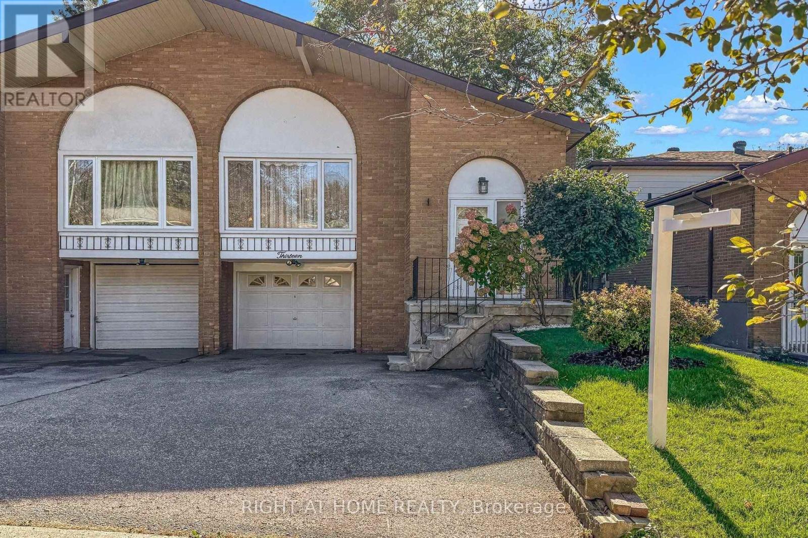 13 CLANCY DRIVE, Toronto, Ontario