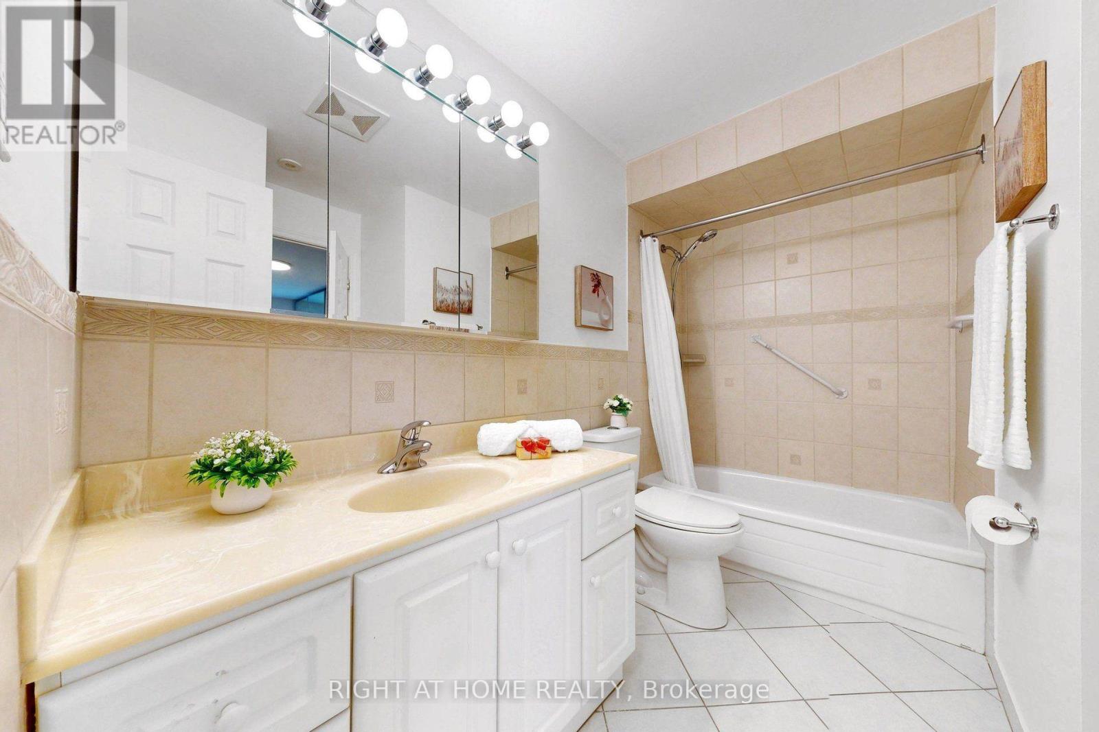 13 Clancy Drive, Toronto, Ontario  M2J 2V7 - Photo 38 - C14107020