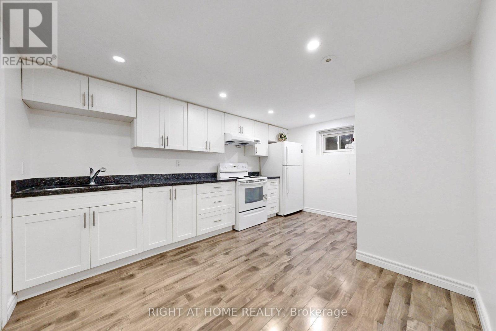 13 Clancy Drive, Toronto, Ontario  M2J 2V7 - Photo 43 - C14107020