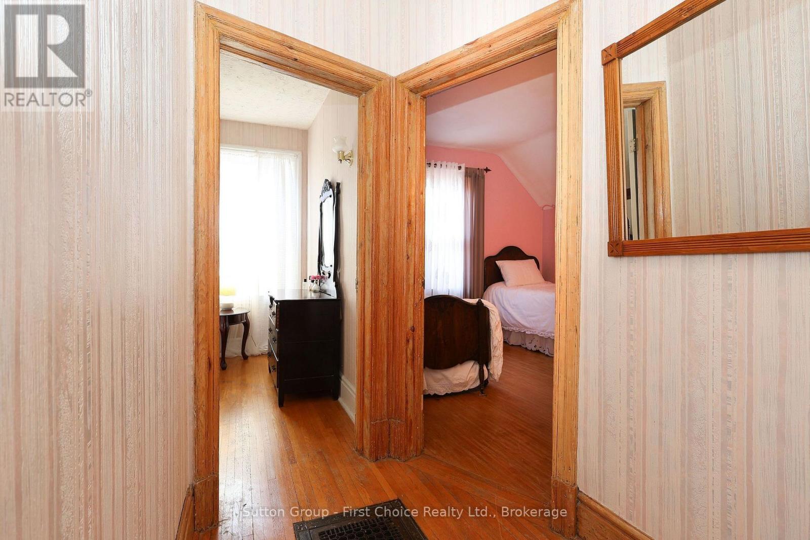 257 Ontario Street, Stratford, Ontario  N5A 3H6 - Photo 25 - X14106810