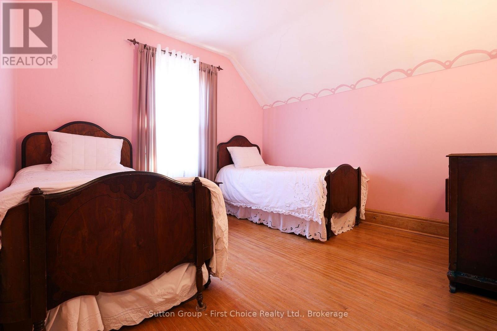 257 Ontario Street, Stratford, Ontario  N5A 3H6 - Photo 37 - X14106810