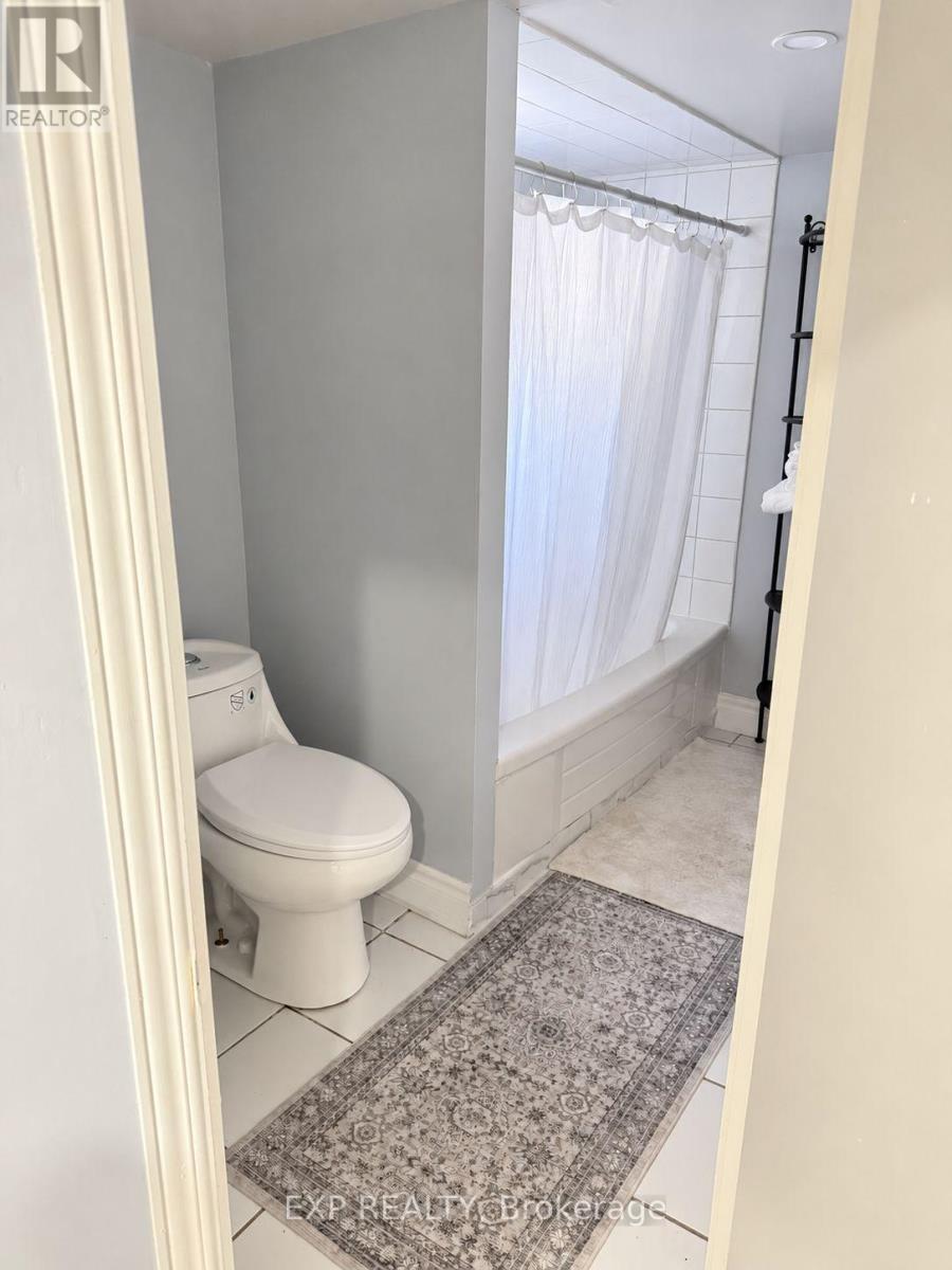 411 Coxwell Avenue, Toronto, Ontario  M4L 3B9 - Photo 5 - E14107116