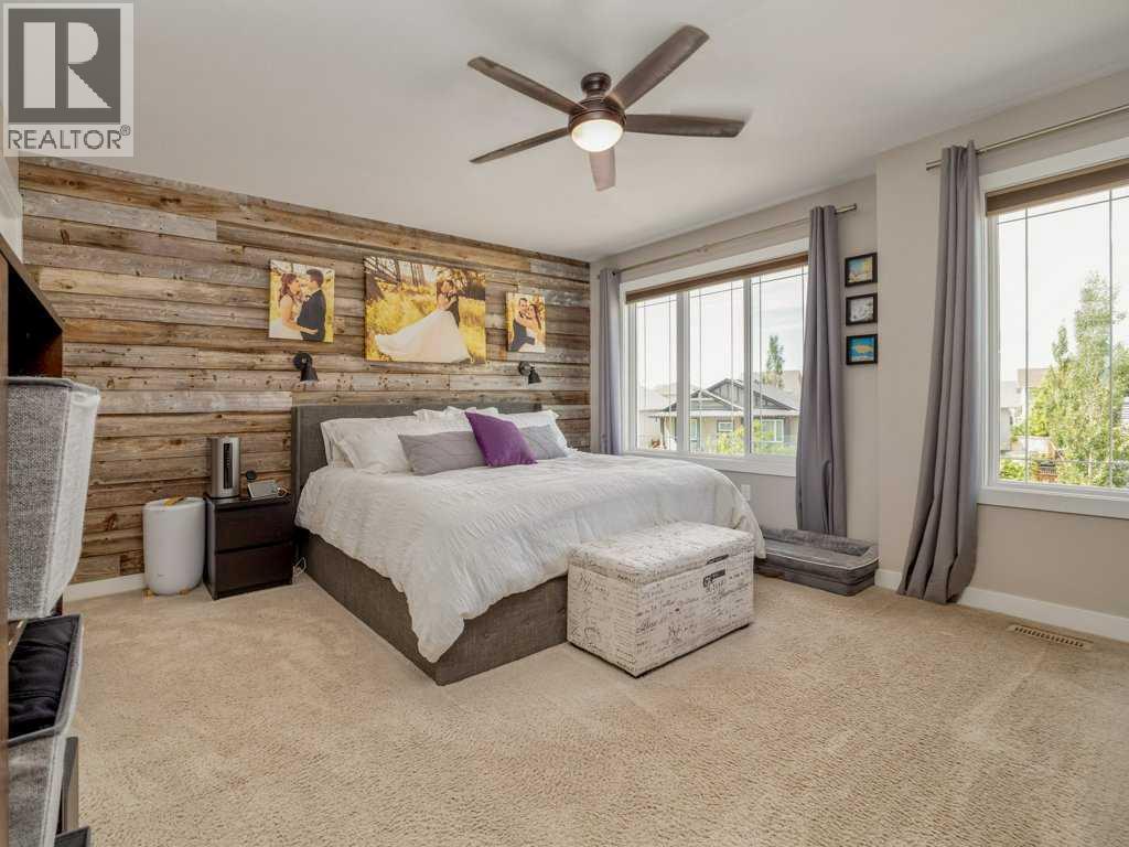 386 Moonlight Way W