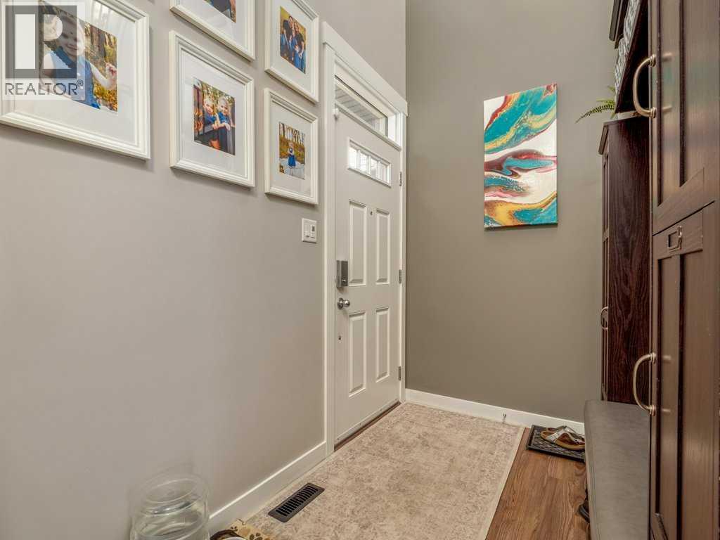 386 Moonlight Way W