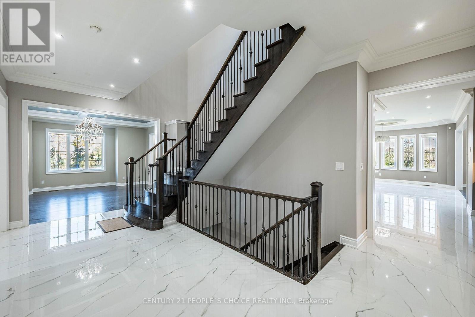 27 Leo Austin Road, Brampton, Ontario  L6P 4C4 - Photo 4 - W14105518