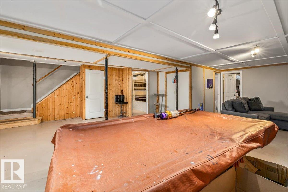 9212 93 ST
