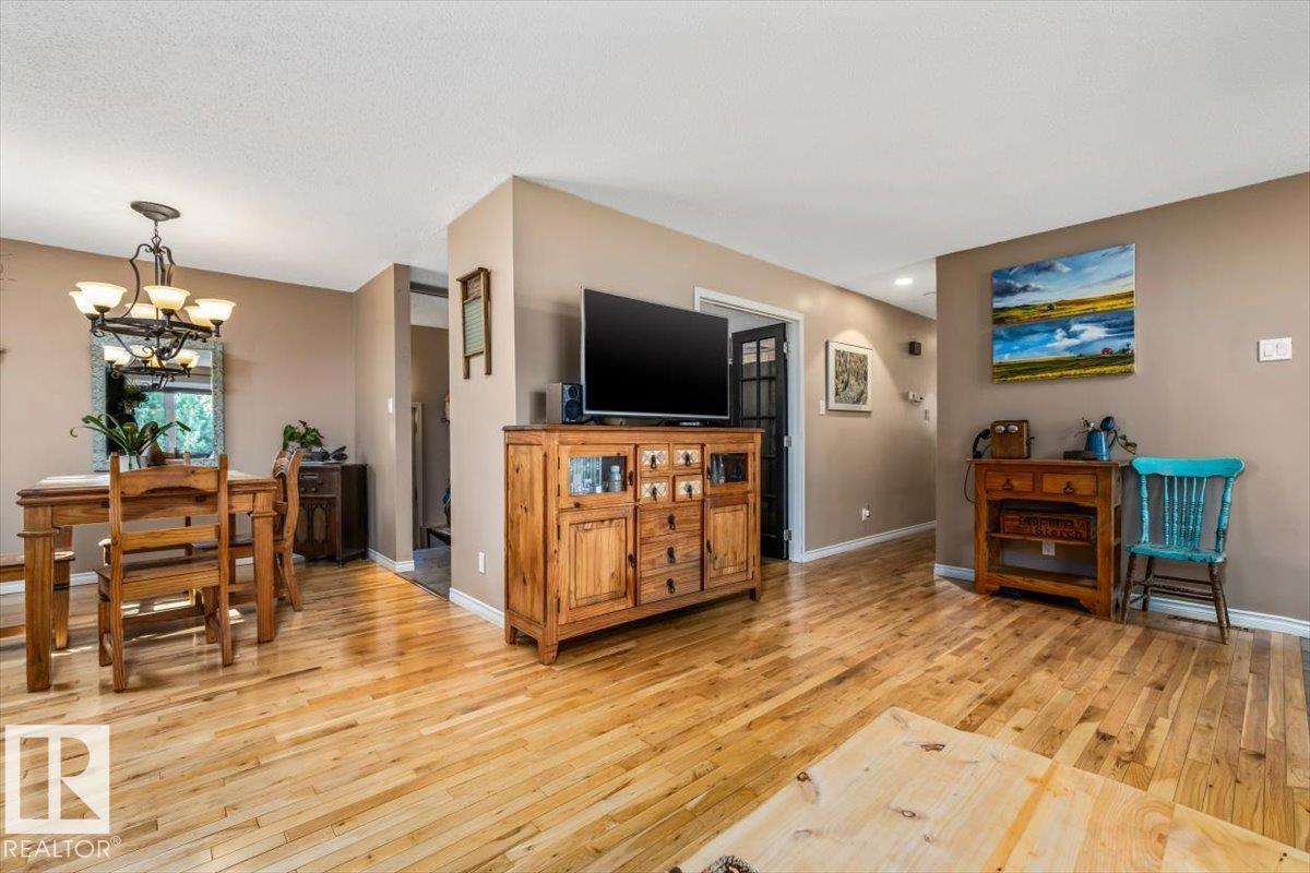9212 93 ST