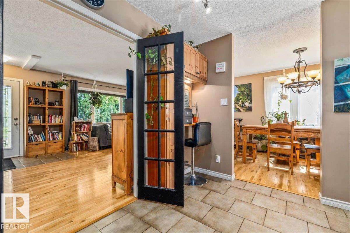 9212 93 ST