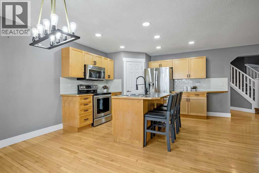 195 Cranwell Crescent SE