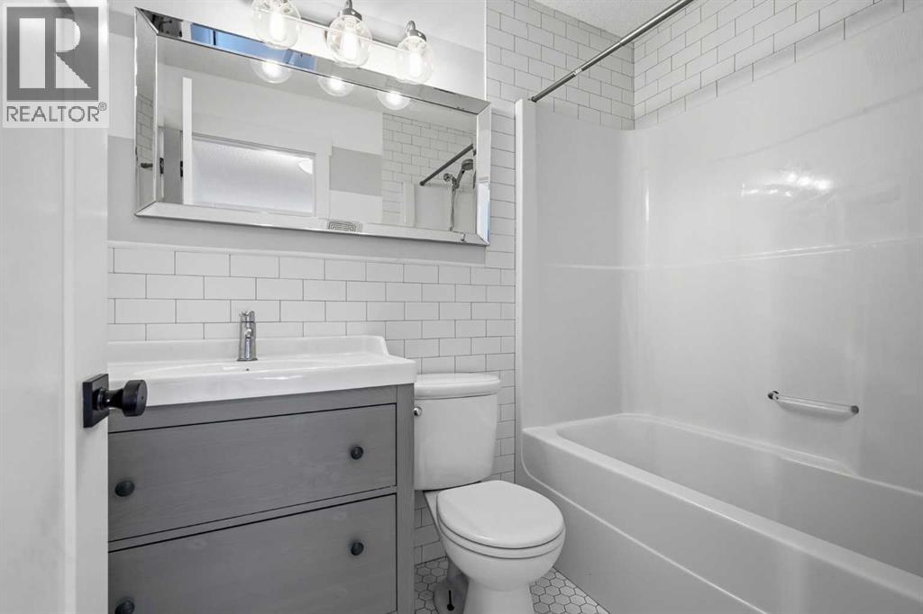 130 Chapman Close SE, Calgary, Alberta T2X 3v7 - Photo 33 - A2353408