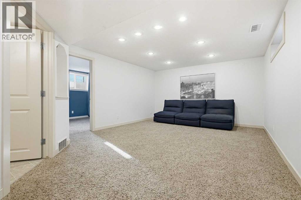 130 Chapman Close SE, Calgary, Alberta T2X 3v7 - Photo 34 - A2353408