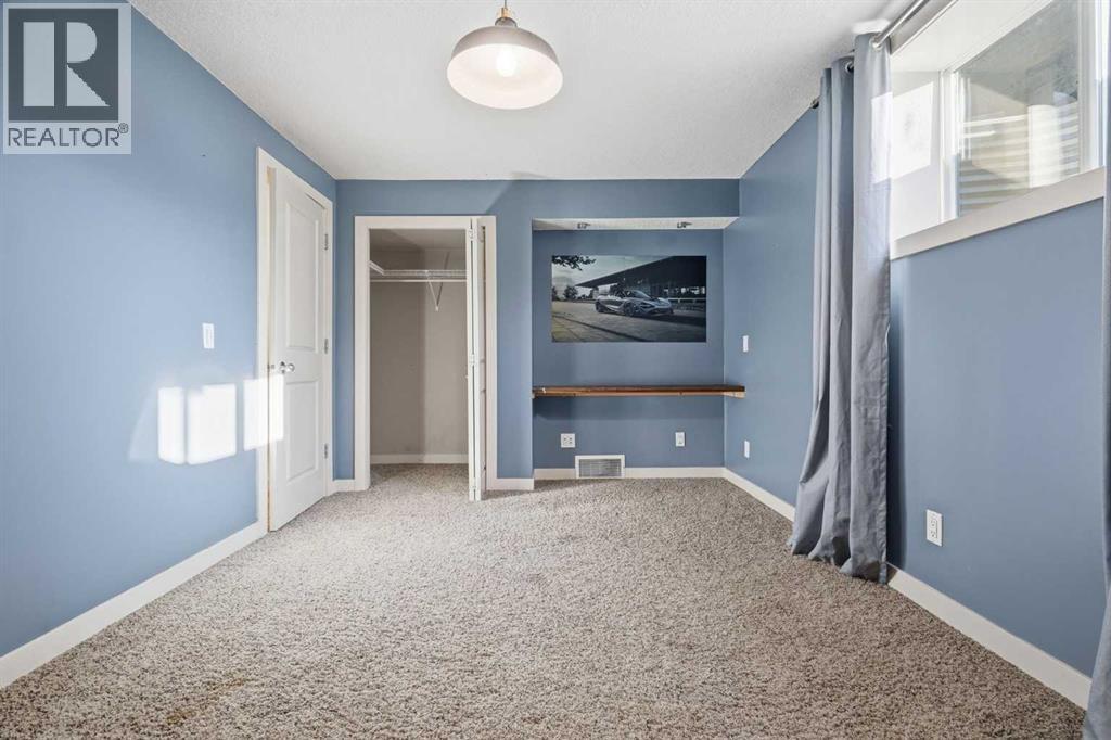 130 Chapman Close SE, Calgary, Alberta T2X 3v7 - Photo 35 - A2353408